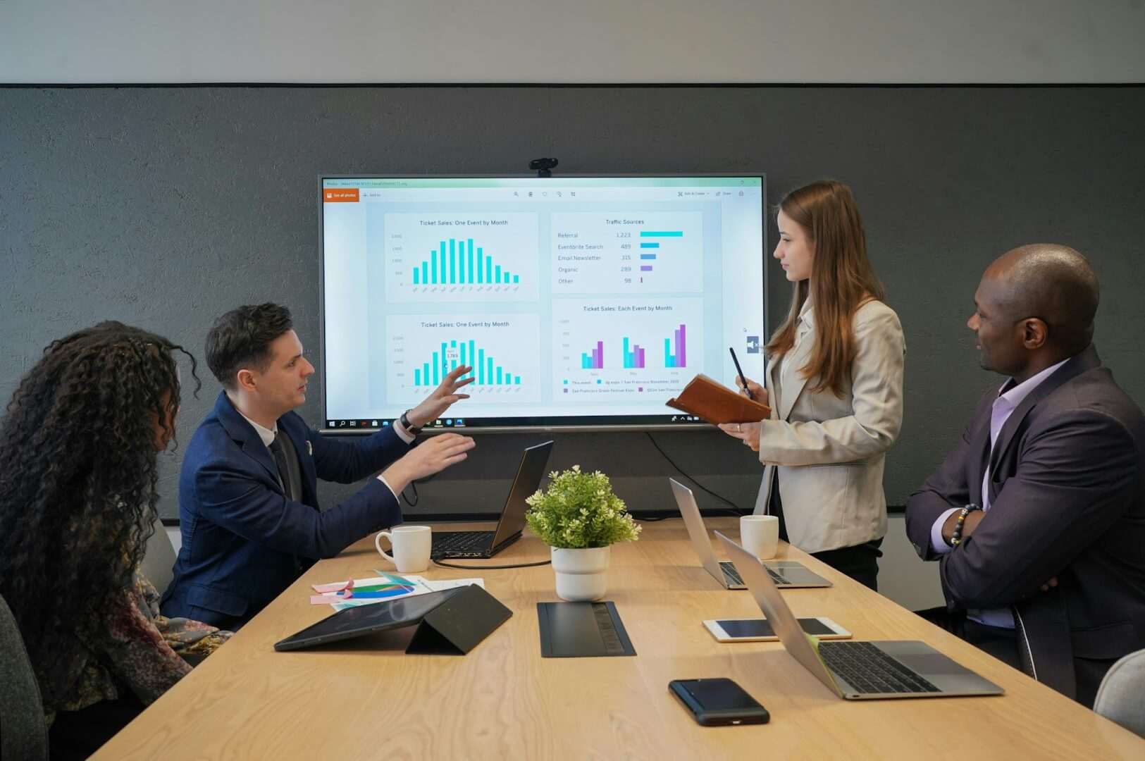 powerpoint-2013-4-free-alternatives-to-microsoft-office-vegaslide